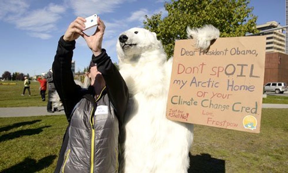 Hundreds Rally in Alaska to Tell Obama 'Climate Leaders Don't Drill the Arctic'