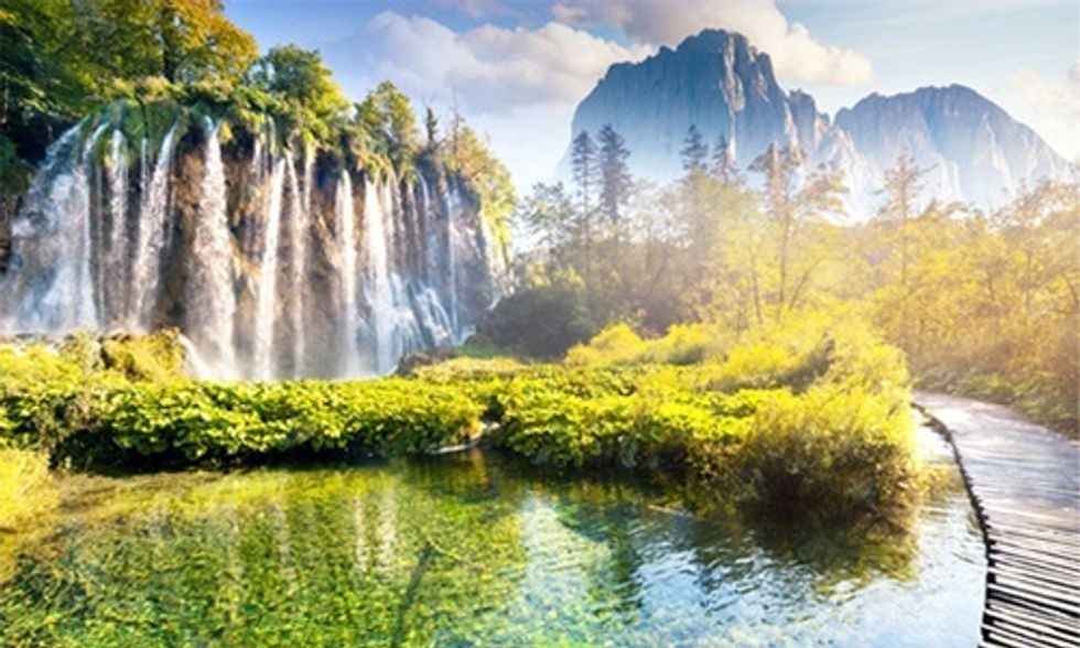 7 Ultimate Hikes From Around the World That Should Be on Your Bucket List