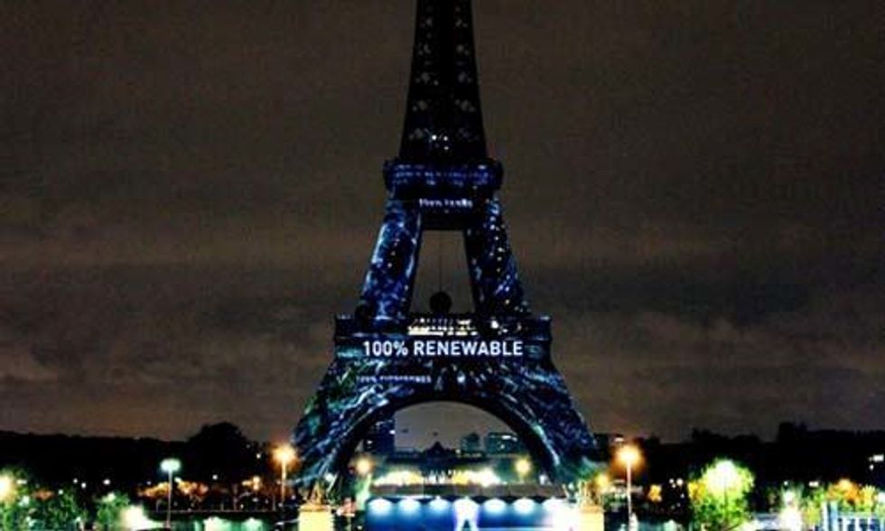 Art Installation Lights Up Eiffel Tower on Eve of Paris Climate Talks