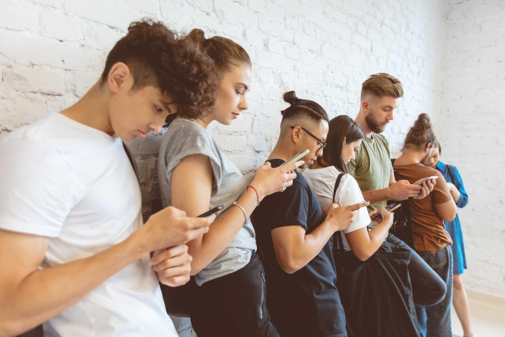 Gioventù polarizzata. Perché la destra convince sempre di più la Gen Z