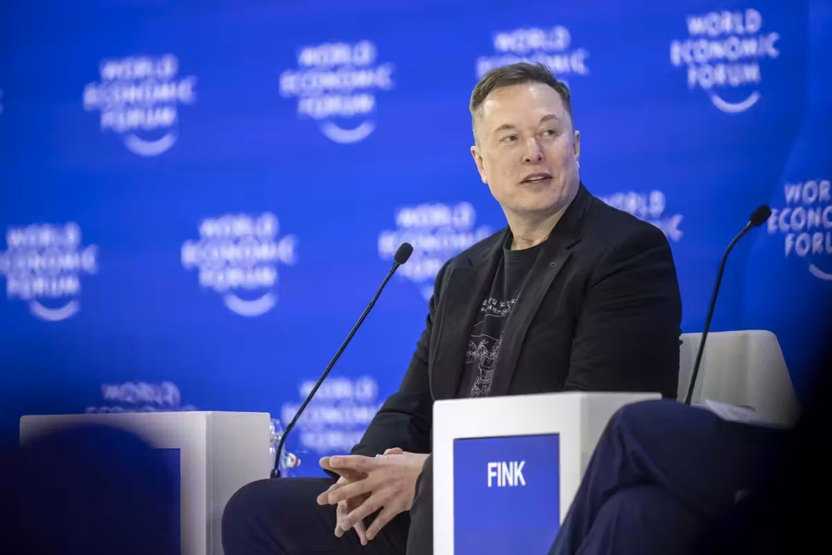 Elon Musk. Il sogno di un sistema interconnesso dall’algoritmo, ai robot, a Marte