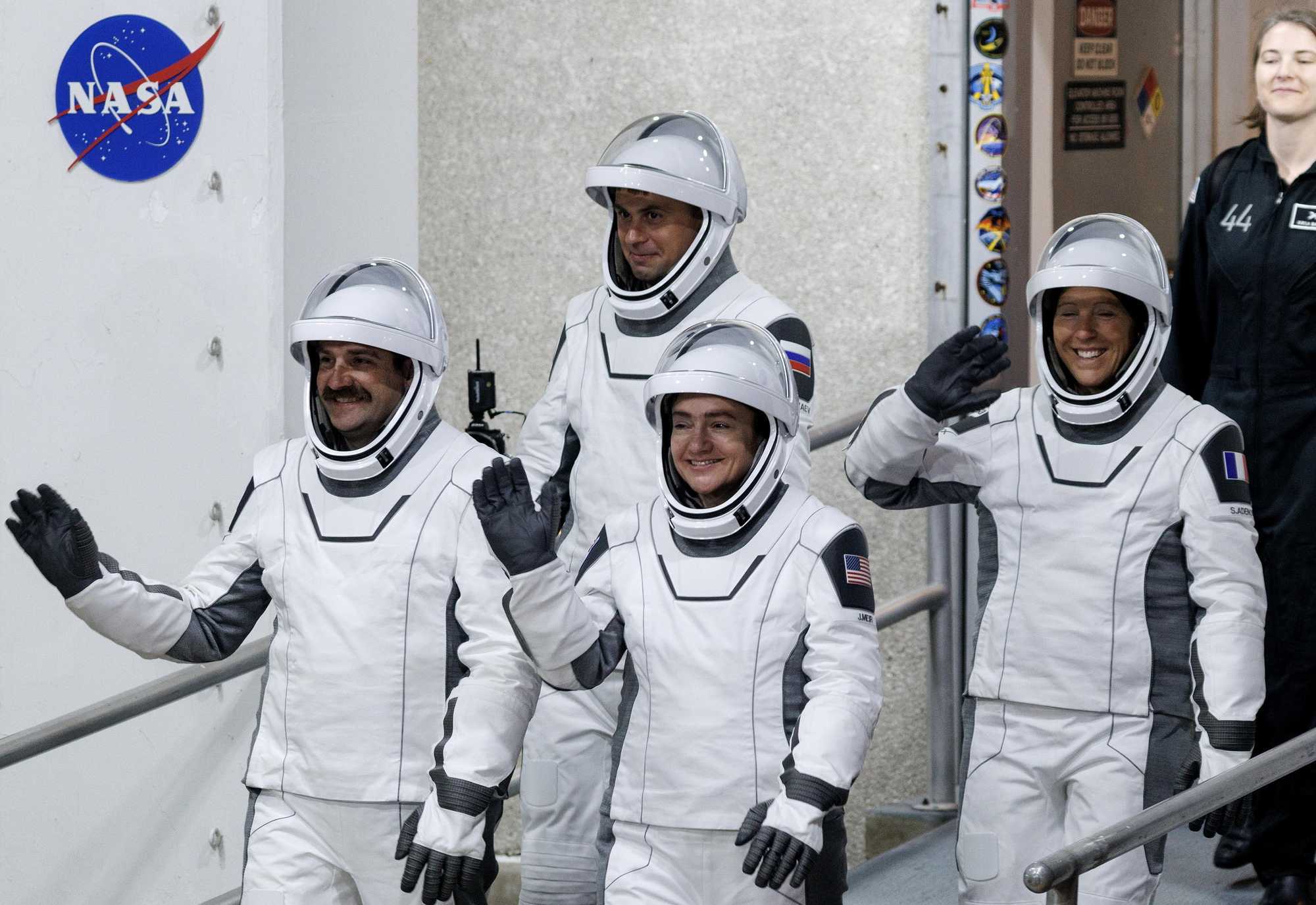 Europei, russi e americani in orbita insieme