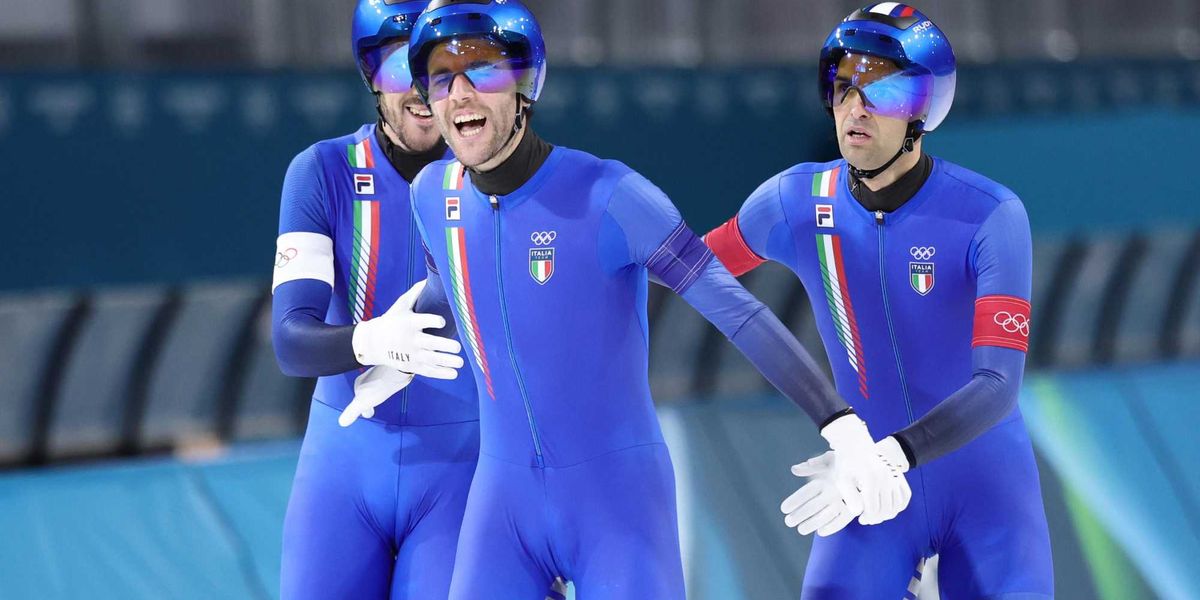 Milano Cortina, nona sinfonia d’oro con i pattinatori jet. Inseguimento al top 20 anni dopo Torino