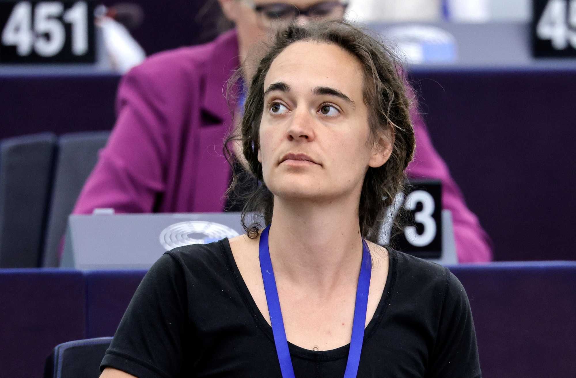 Ci tocca pure pagare Carola Rackete