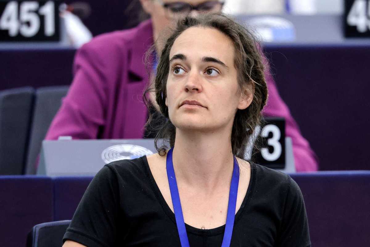 Ci tocca pure pagare Carola Rackete