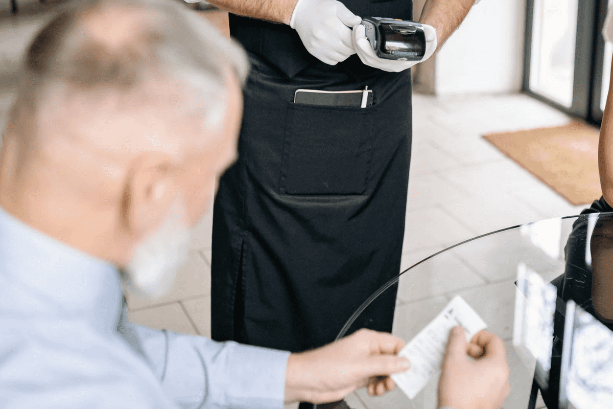 tipping culture debate, server tip note receipt, Lionell Carr Threads viral, restaurant tipping 2026, tipping etiquette US, Pew Research tipping survey, server minimum wage tips, cash tip restaurant, tipping fatigue America, viral restaurant receipt