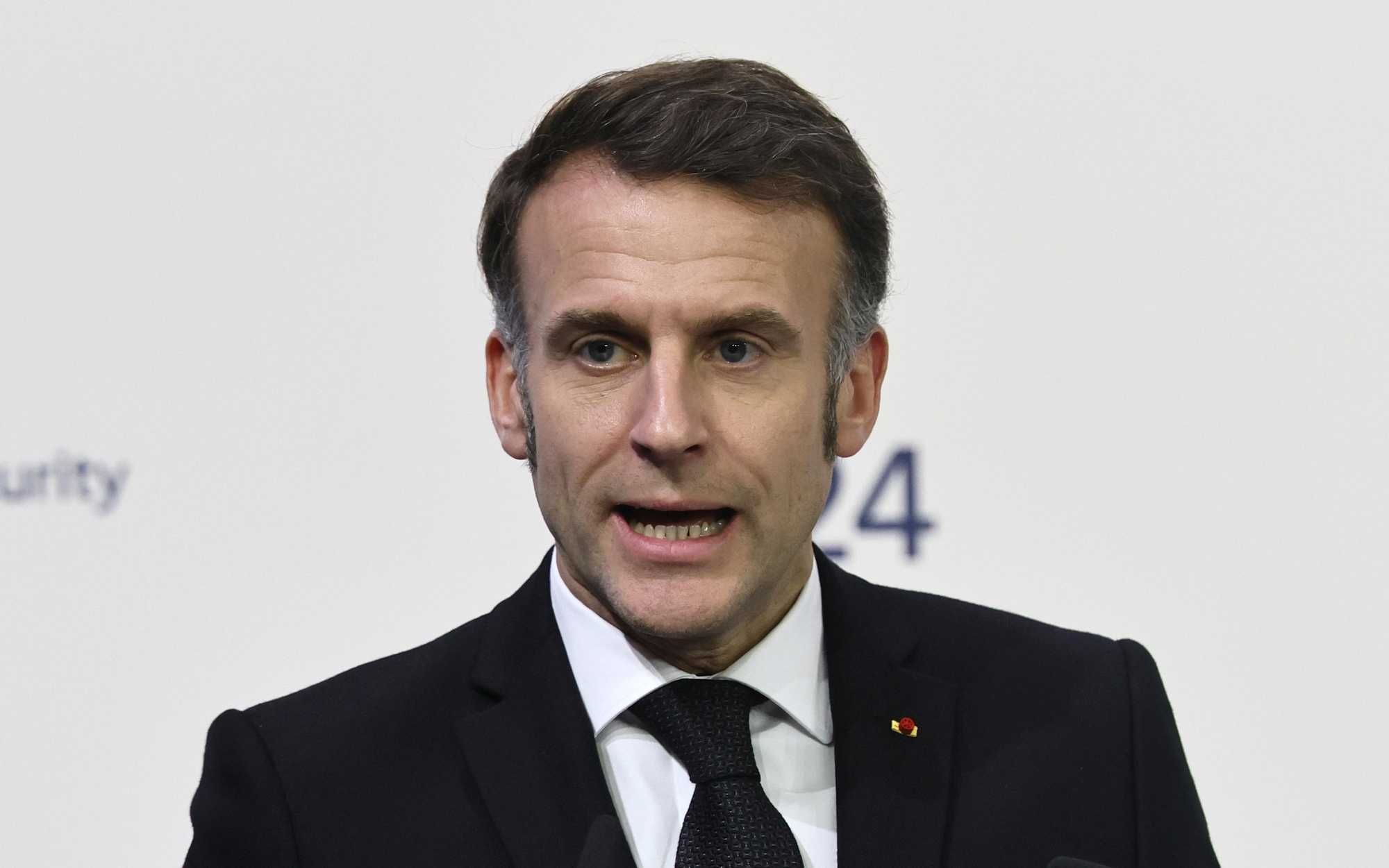 Macron la fa fuori dal bidet: «Meloni pensi a casa sua». Proprio lui...
