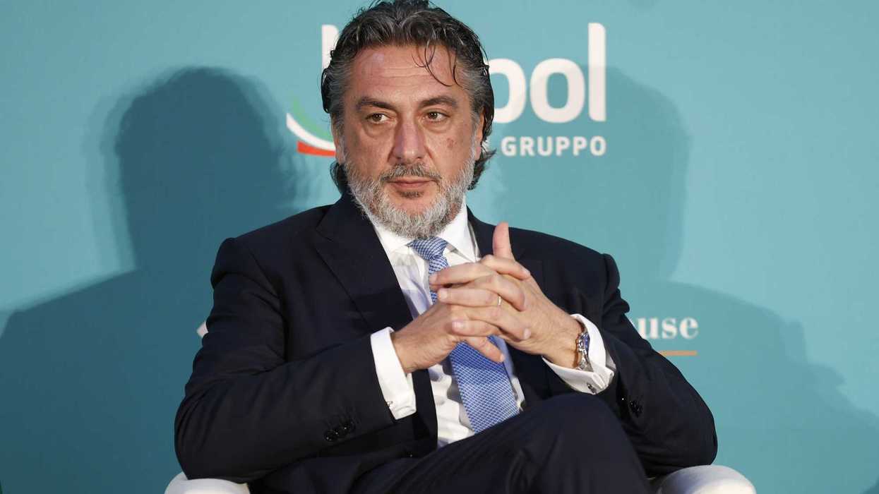 Unipol fa il pieno di utili e dividendi: «Il risiko? Bosco infestato da lupi»