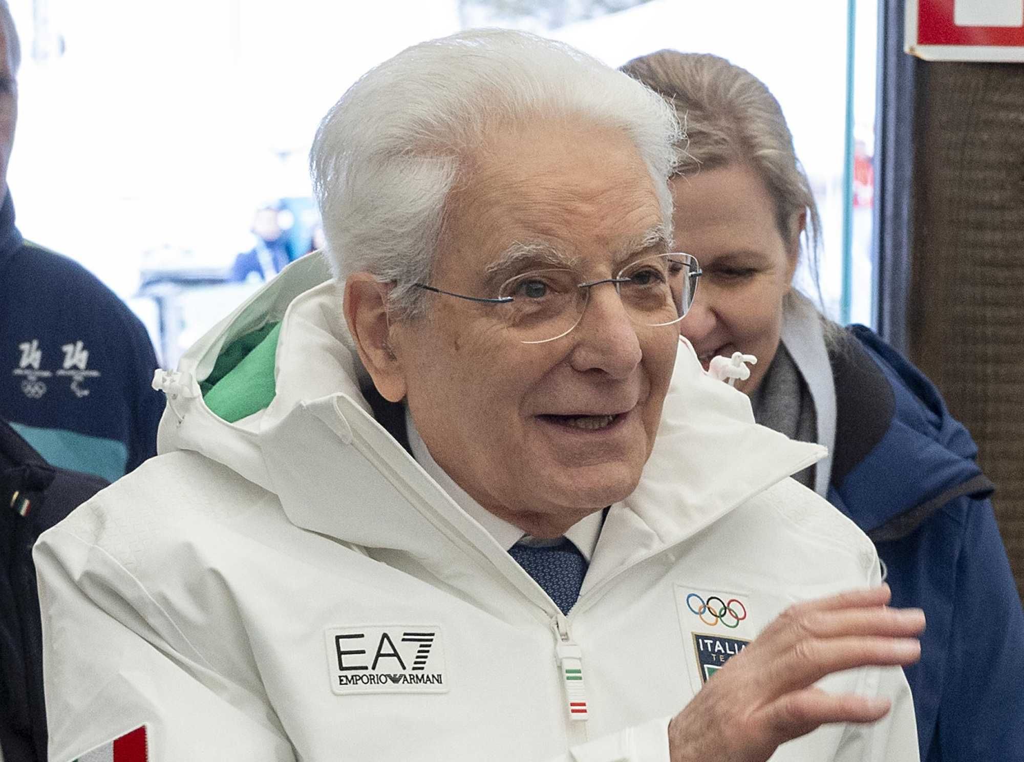 Il nuovo sport è compiacere Mattarella