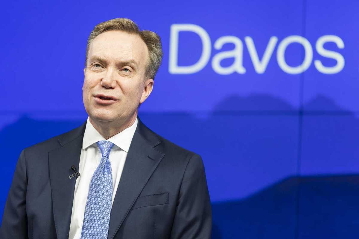 L’uragano Epstein travolge il capo del Wef