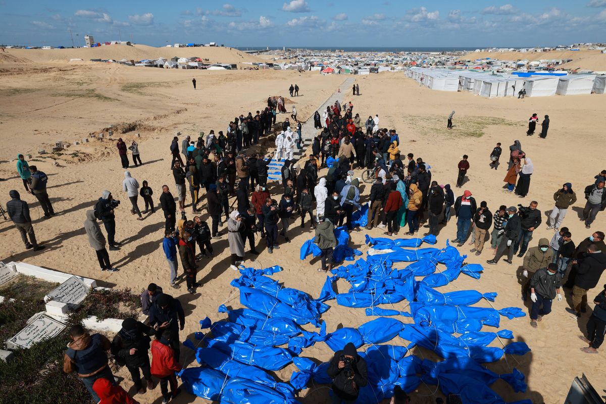 Gaza Is Still Waiting to Bury Its Dead