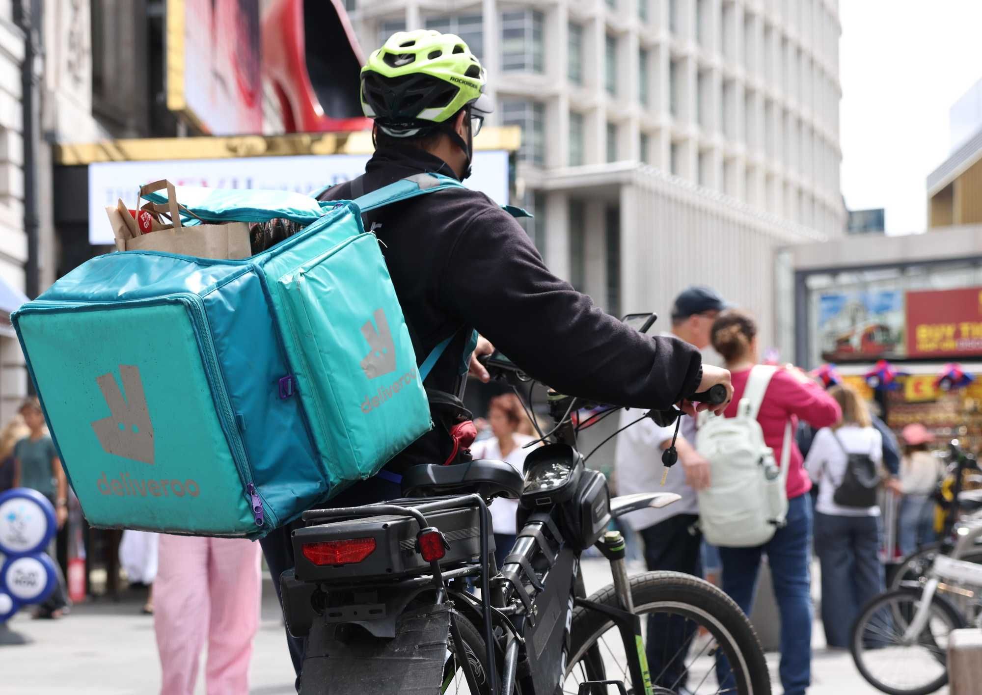Dopo Glovo nel mirino Deliveroo, ma anche Esselunga e McDonald’s