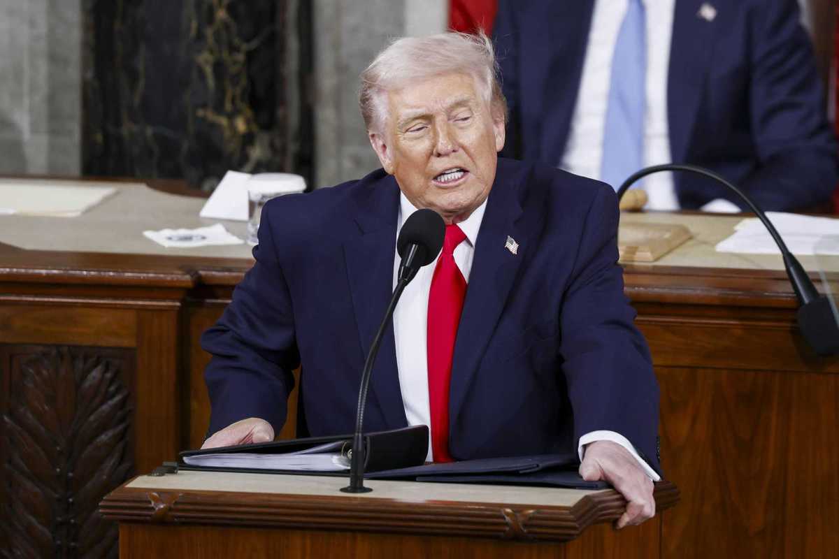 Trump rivendica la stretta sui migranti e non molla sui dazi. Pugno duro con l’Iran