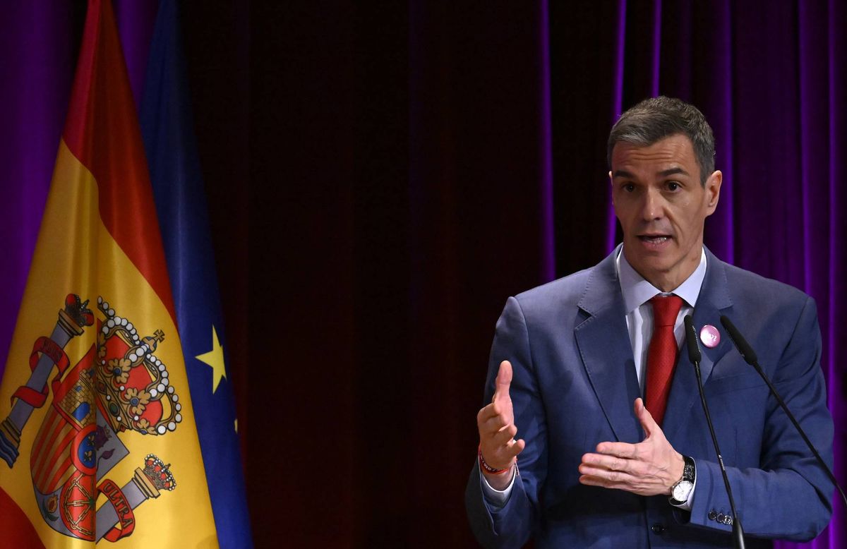 'No to War': Spanish Leader Sánchez Undeterred by Trump's Trade Threat