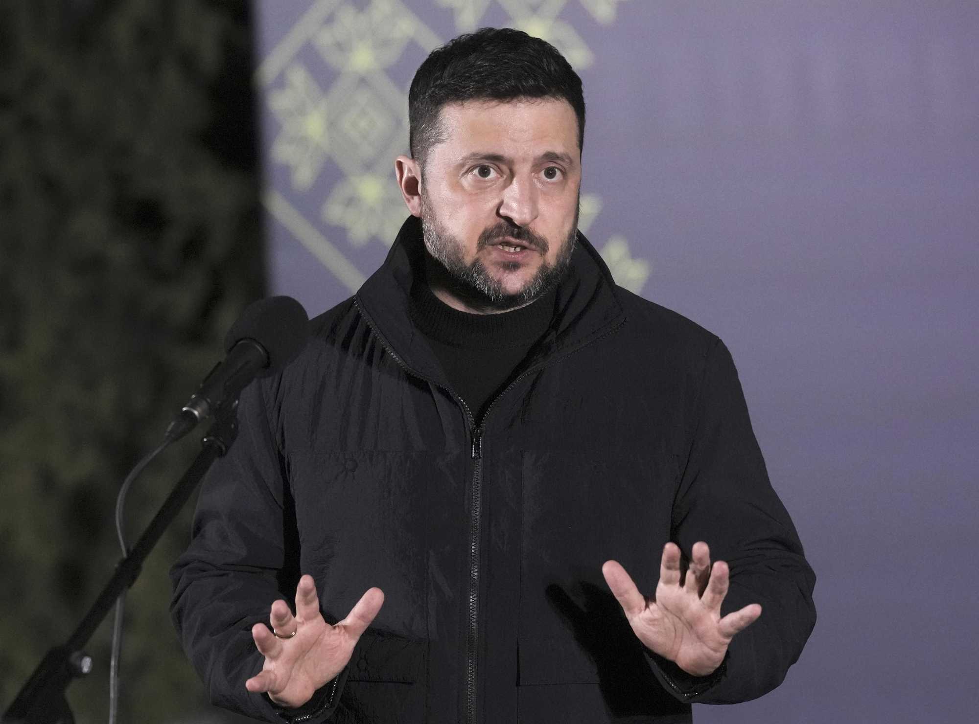 Zelensky delira e minaccia Orbán: «Do il suo indirizzo all’esercito»