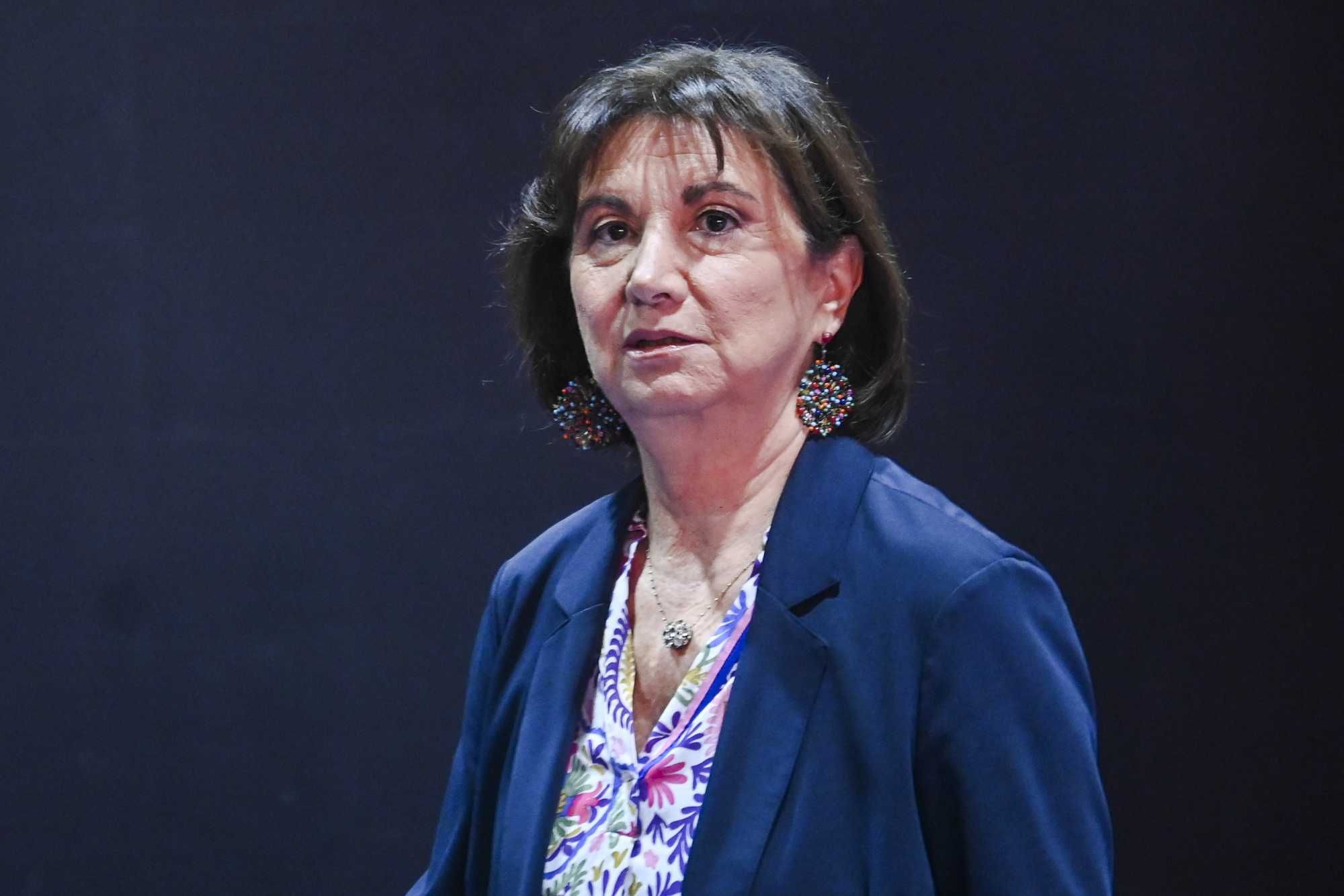 Roccella: «L’allontanamento va sospeso. Hanno preso una decisione brusca con i piccoli molto provati»