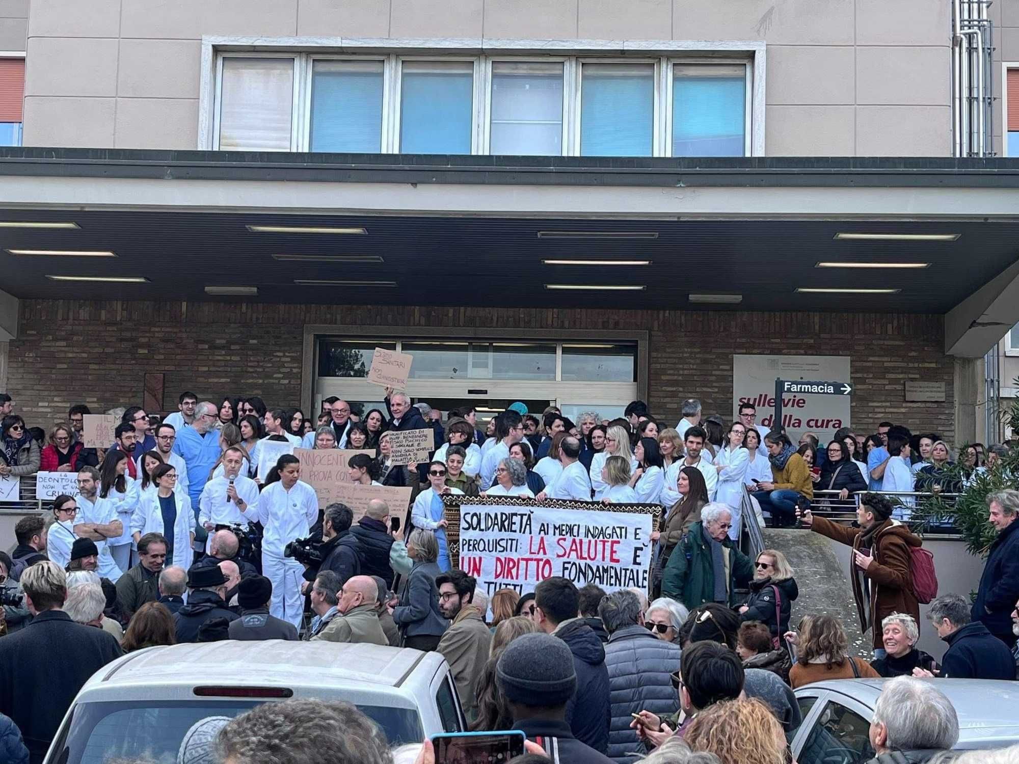 Ravenna, i conteggi dei medici no Cpr: «Ci siamo dentro, è una scelta etica»