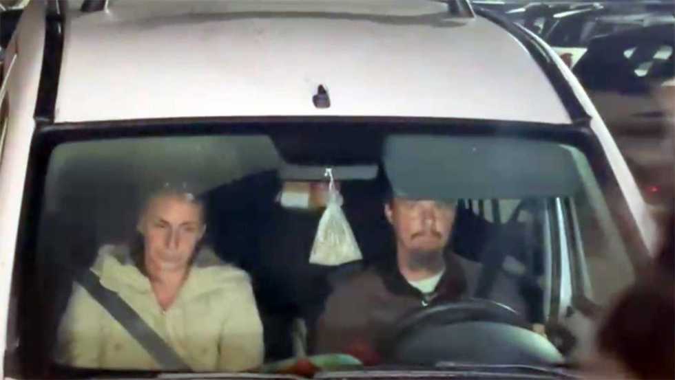 Rivolta contro i giudici. «Giù le mani dai bambini»