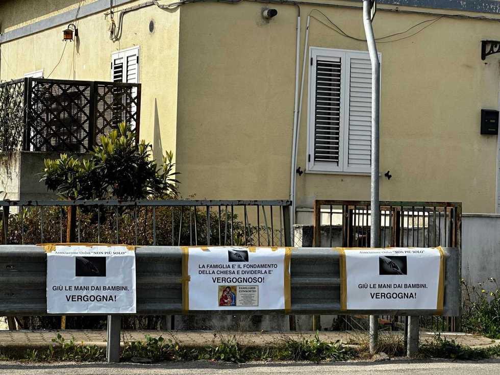 Proteste contro i giudici. Le assistenti sociali tramano: spostare i piccoli Trevallion