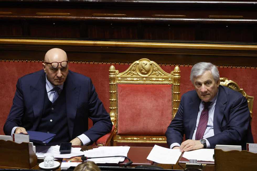 Crosetto convoca i militari: «Rafforzare le difese». Meloni: non siamo in guerra