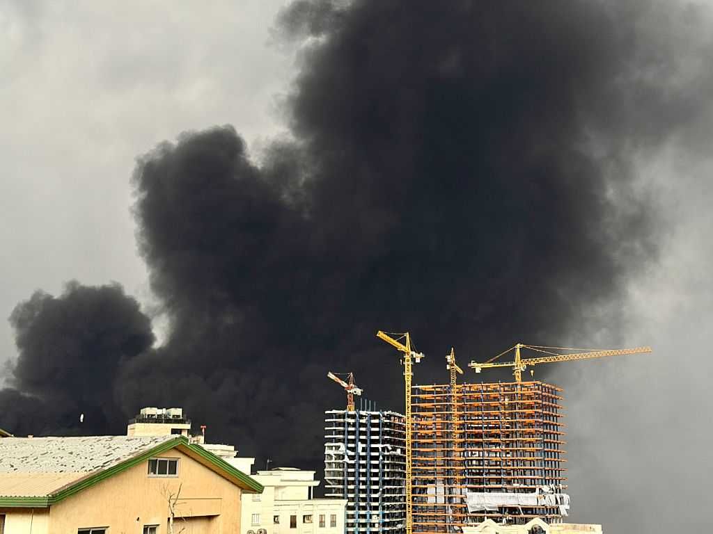 Medio Oriente, gli Emirati bombardano Teheran. L’Iran nomina Mojtaba Khamenei