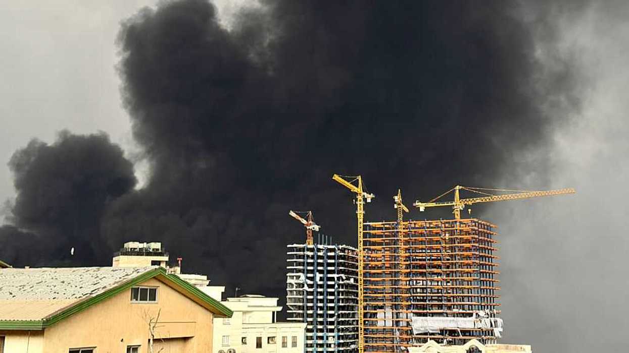 Medio Oriente, gli Emirati bombardano Teheran. L’Iran nomina Mojtaba Khamenei