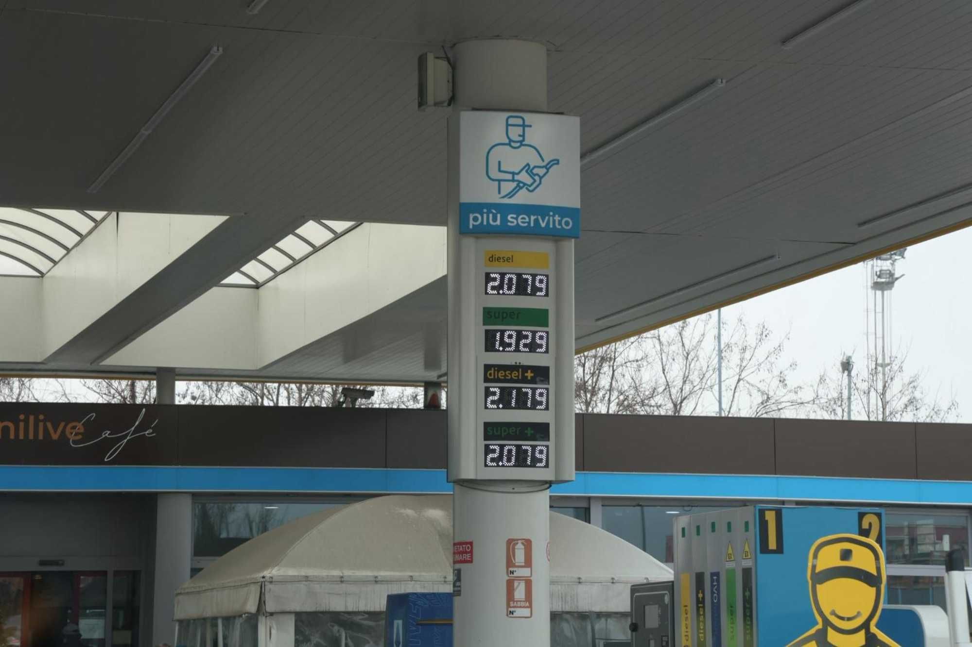 Caro Mister Prezzi, ci spiega che ci sta a fare?