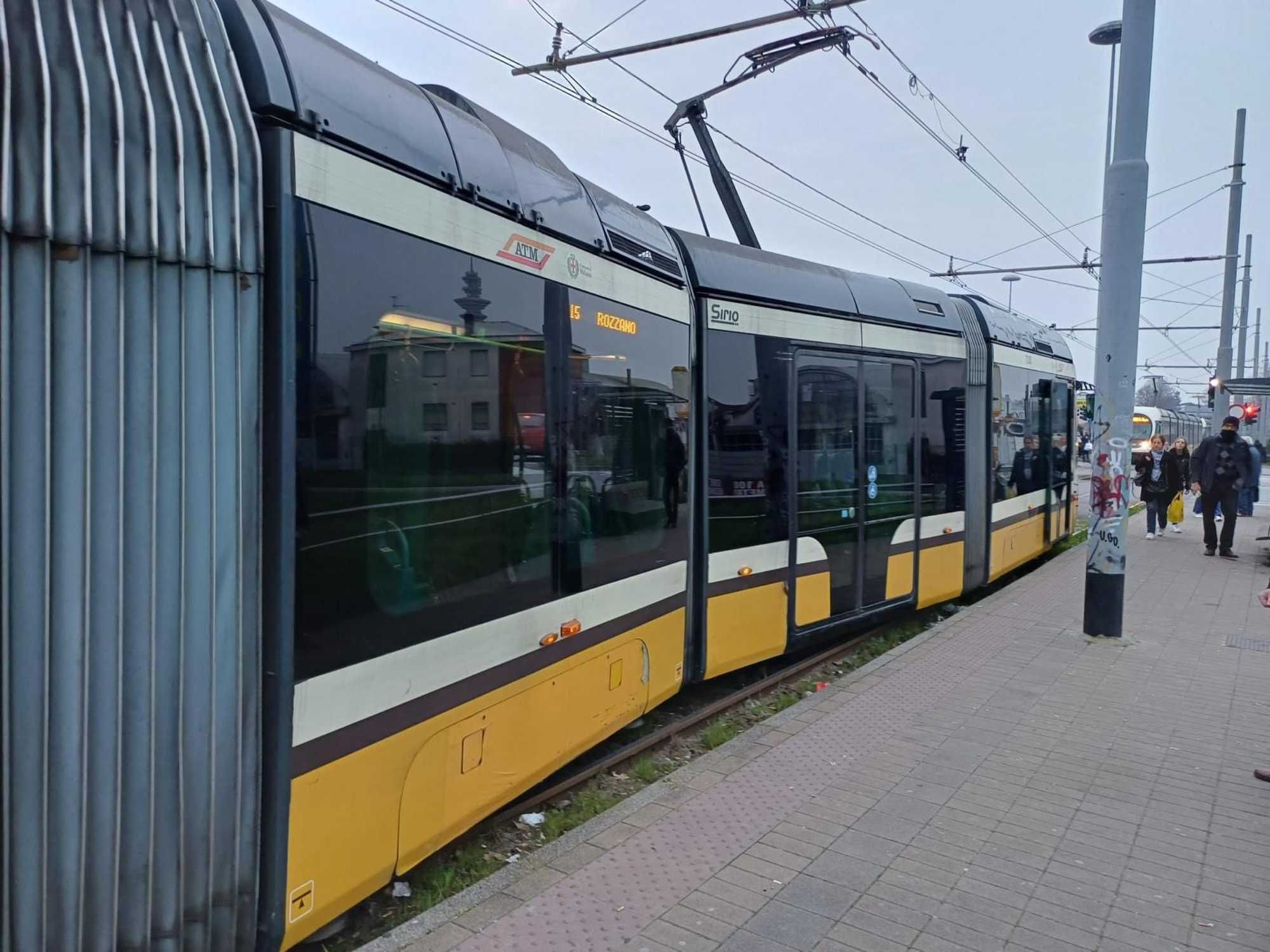 Un altro tram deragliato a Milano. È il terzo incidente in dieci giorni
