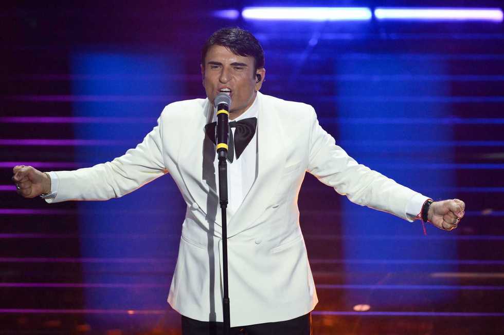 Sanremo 2026, trionfa Sal Da Vinci. Carlo Conti passa il testimone a De Martino