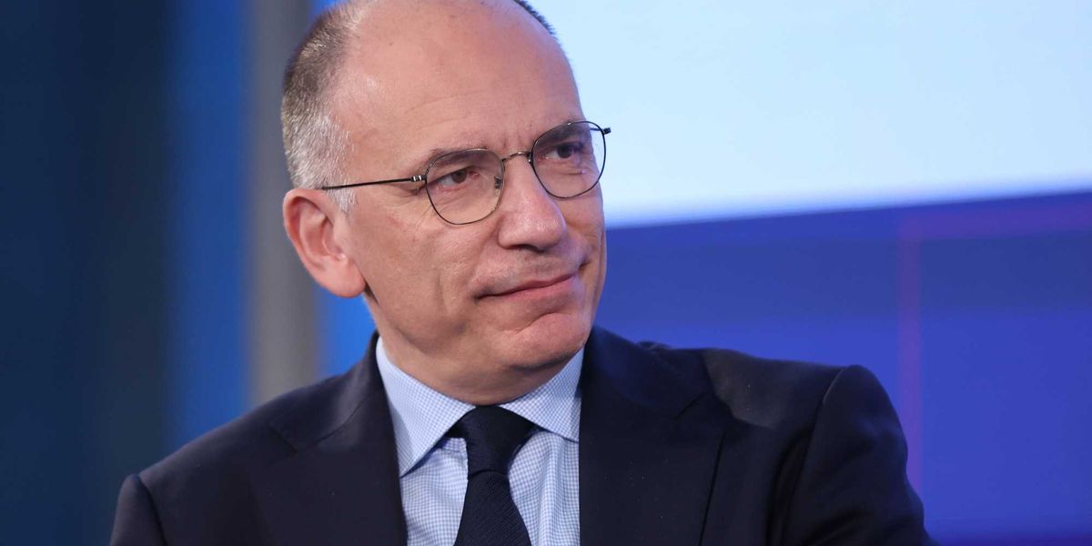 il leader per caso che cade sempre in piedi