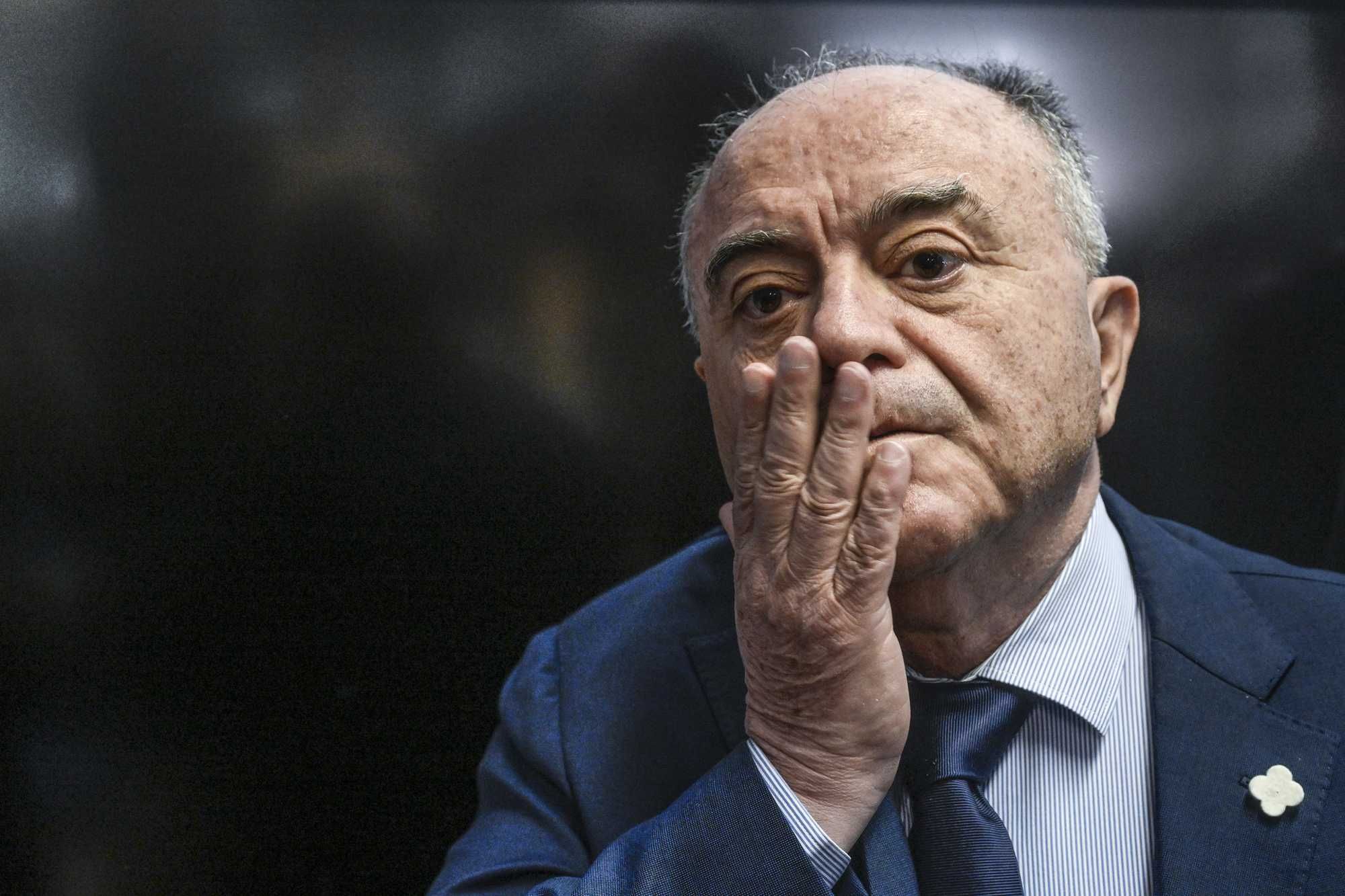 Il fronte del No fa collezione di regali al Sì