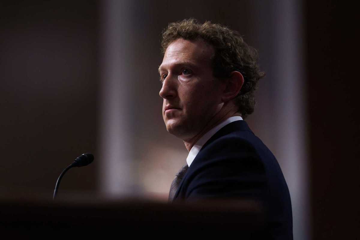 Mark Zuckerberg, dal flop del Metaverso alla censura degli utenti. Oggi la scommessa è l’Ia