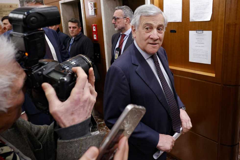 Iran, Tajani: «L’Italia segue l’Ue. Nessuna richiesta di basi»