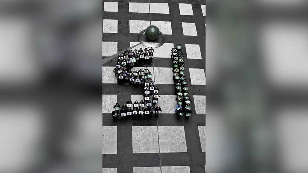 Referendum giustizia, flashmob di FdI a Strasburgo per il Sì