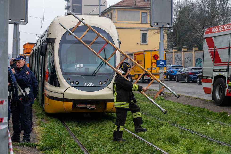 Milano ha un gran problema con i suoi mezzi pubblici: adesso prendono pure fuoco