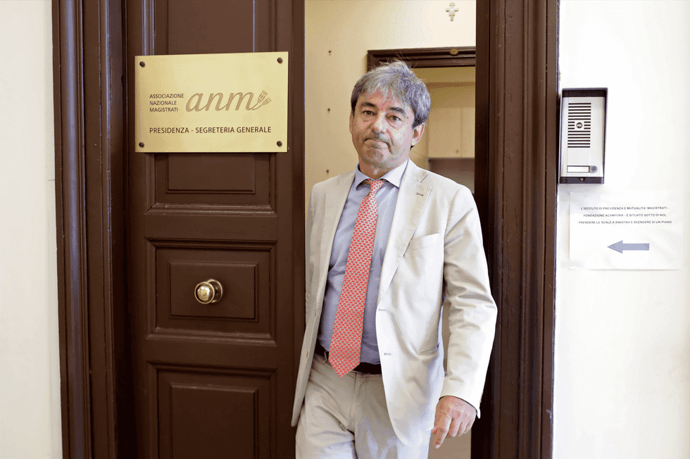 Dopo le toghe rosse, ecco quelle rosa. L’Anm va in tilt sulle pari opportunità