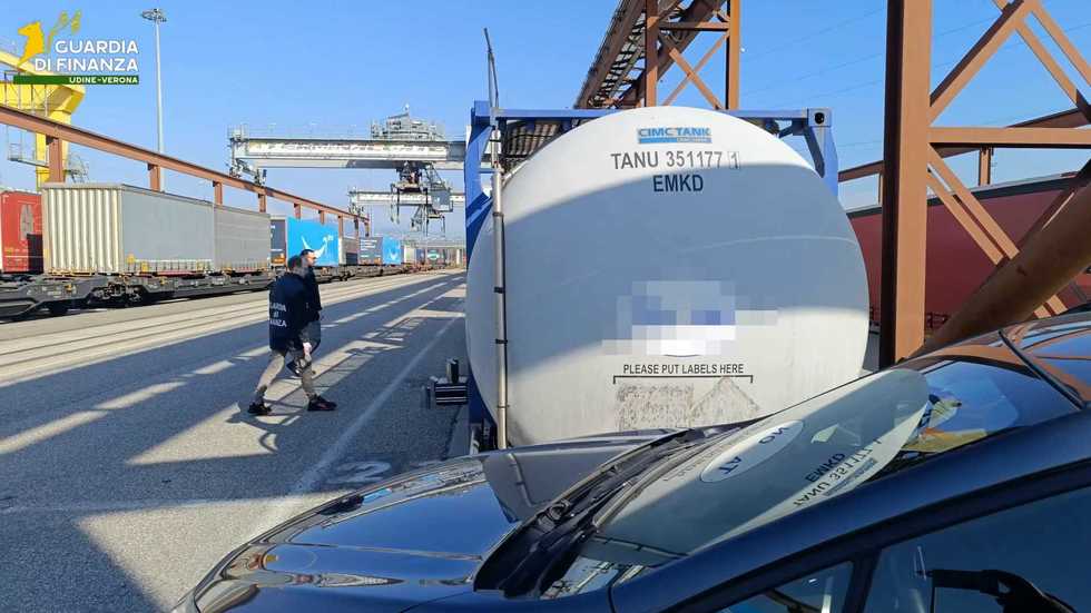 Evasione delle accise: sequestrati 64.000 litri di gasolio