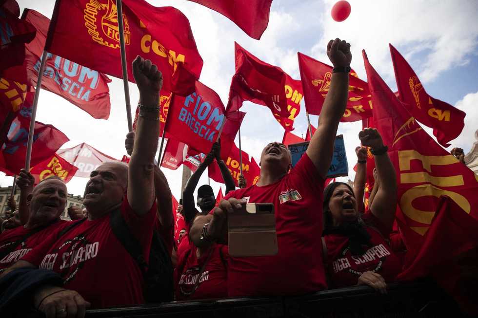 Stellantis saluta 300 dipendenti mentre la Fiom pensa a Cuba