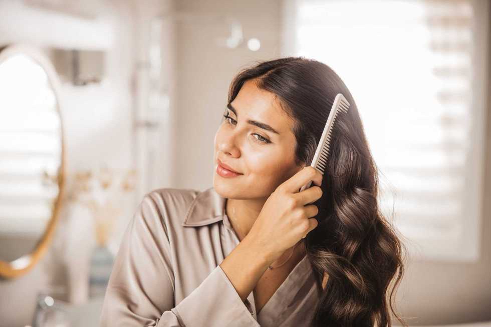 Capelli più luminosi e volto senza rughe. Il segreto della bellezza in una federa di seta