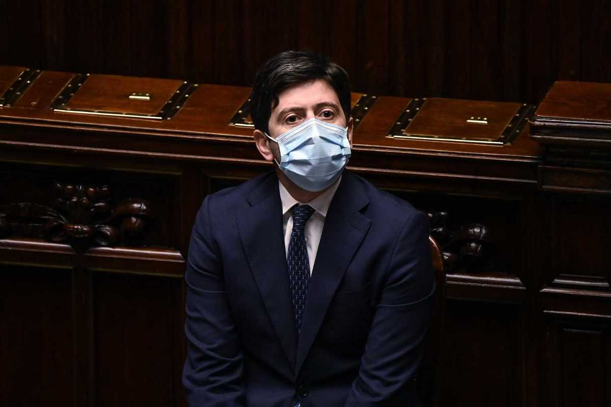 «Speranza nascose al Parlamento la reale efficacia dei vaccini»