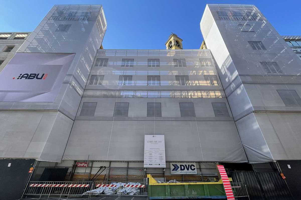 Porte chiuse per l’amica di Epstein