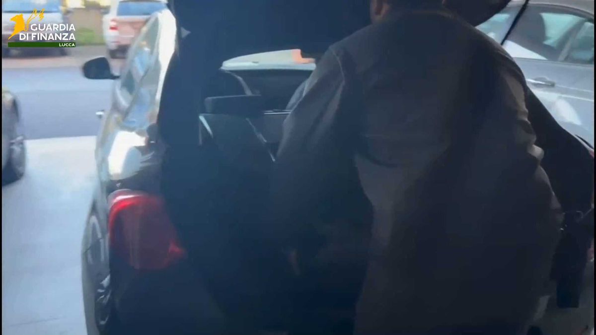 Lucca, i controlli della GdF sulla regolarità dei prezzi ai distributori