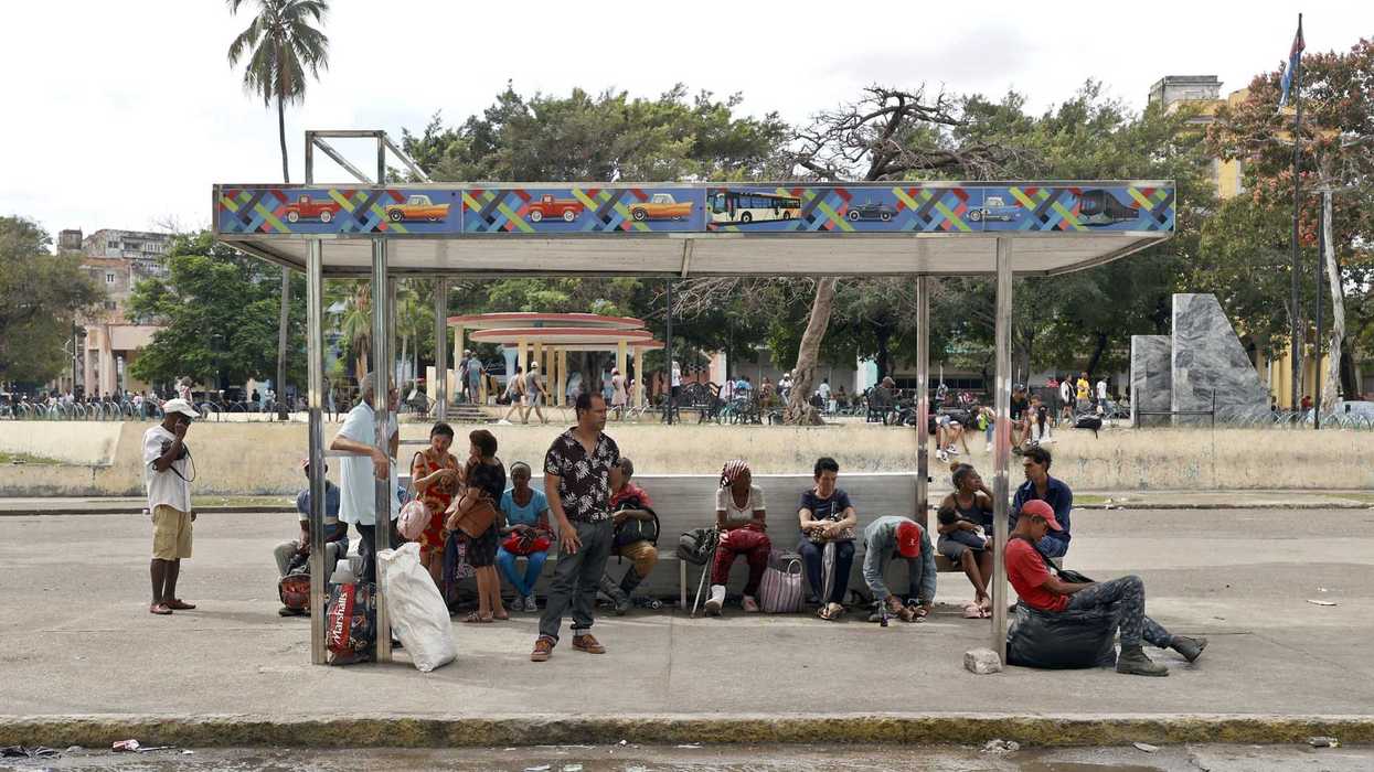 Cuba sull’orlo del collasso, la rivolta cresce tra fame e blackout