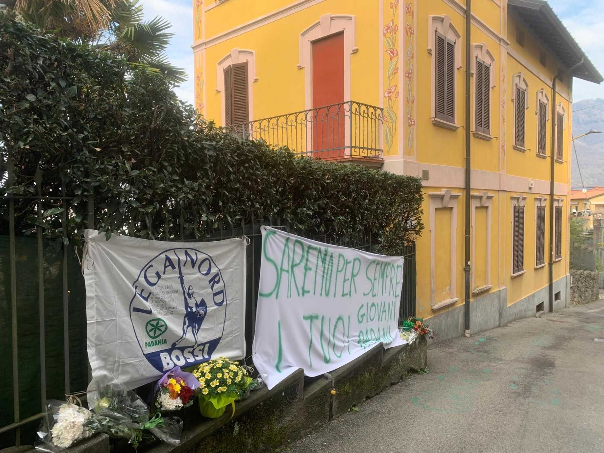 Funerali Bossi, domani cerimonia semplice a Pontida