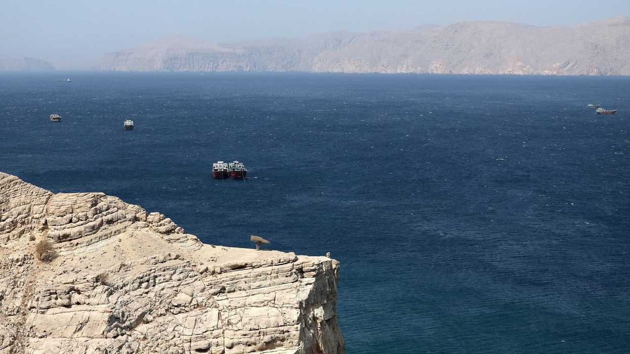 I raid Usa su Hormuz «svegliano» 22 alleati