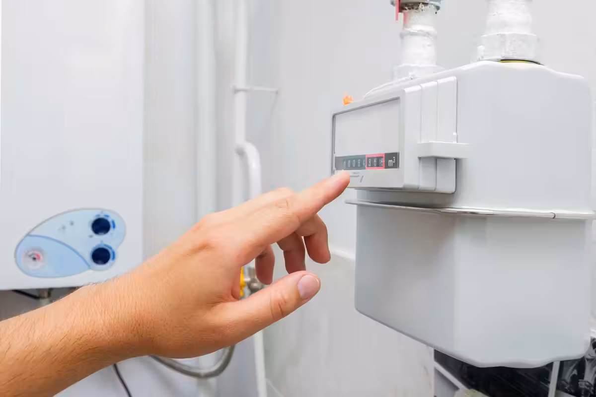 Follia Ue: ci chiede di consumare meno gas