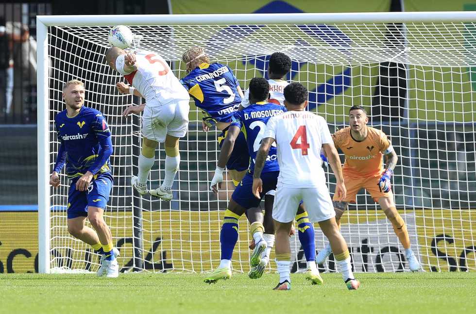 Il pressing dei Campioni per salvare le pensioni dei «peones» del calcio