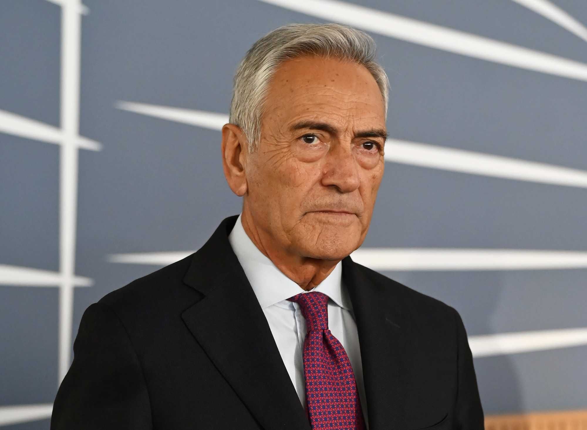 Flop e spocchia, ma Gravina resiste. Poltrona da mezzo milione all’anno