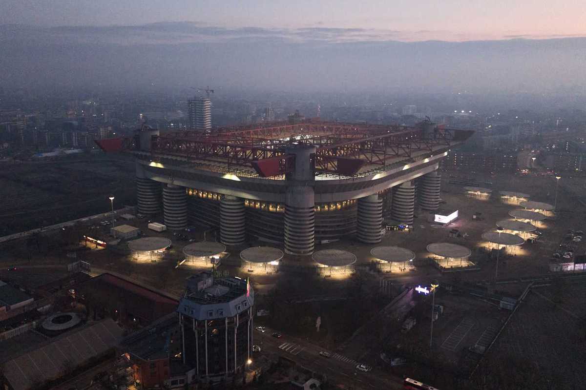 San Siro è la casa di Inter e Milan. Parlarci è il minimo