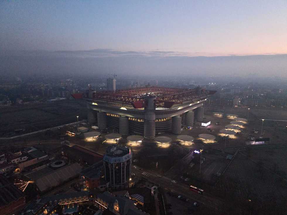 San Siro è la casa di Inter e Milan. Parlarci è il minimo